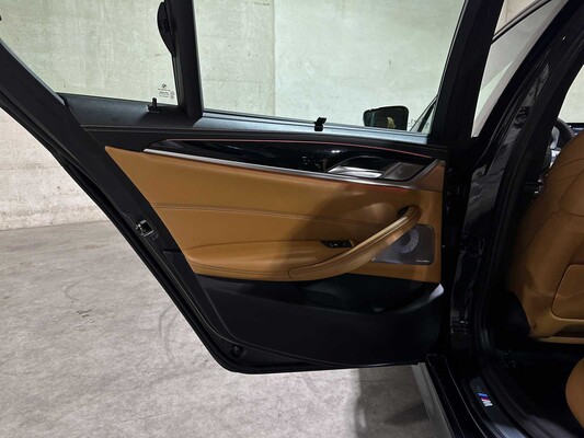 BMW M550i xDrive High Executive G30 462pk 2018 (Origineel-NL), RS-253-R