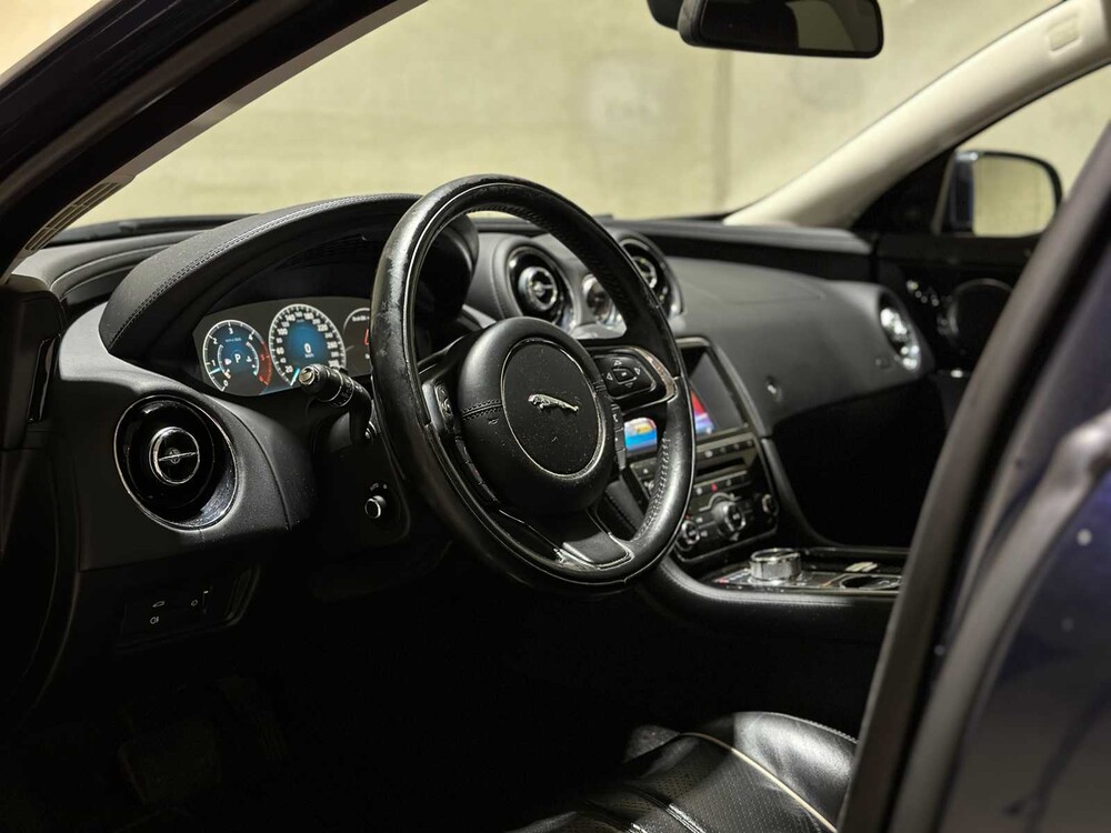 Jaguar XJ 3.0 D Premium Luxury 300pk 2016, RV-612-X