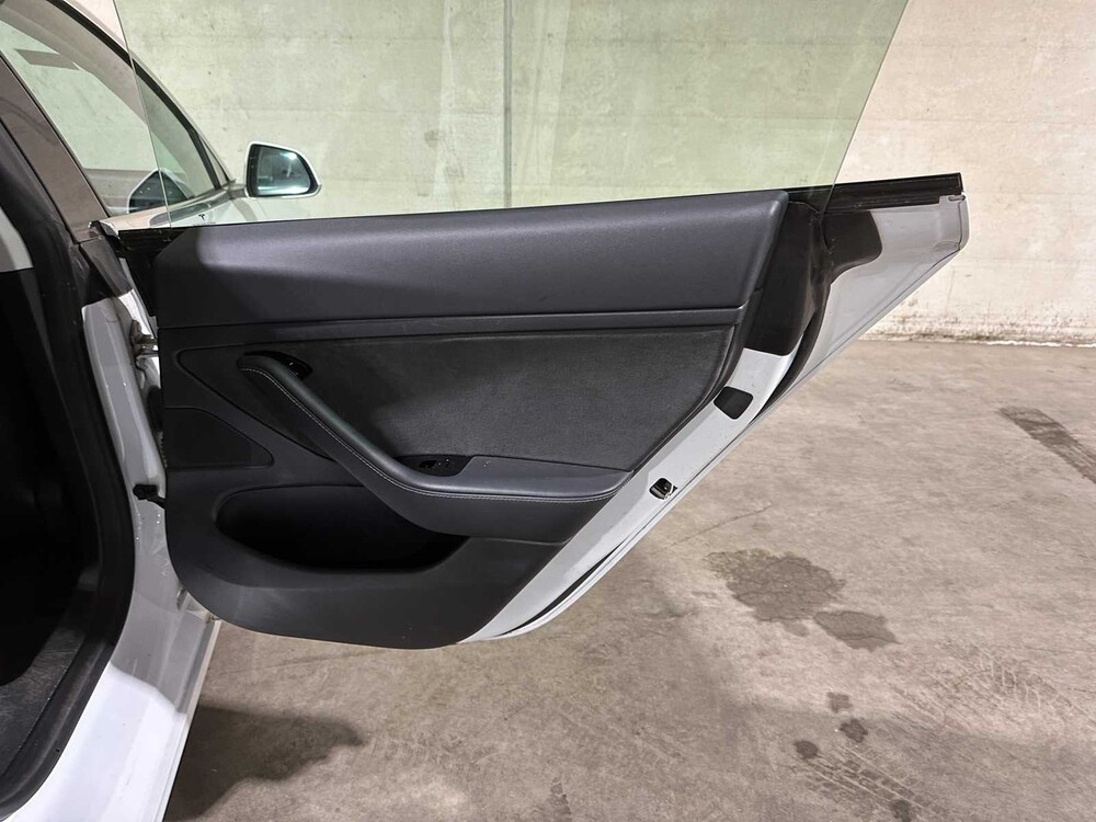 Tesla Model 3 Standard RWD Plus 60 kWh 238pk 2020 (Origineel-NL + 1e Eigenaar), K-226-FG