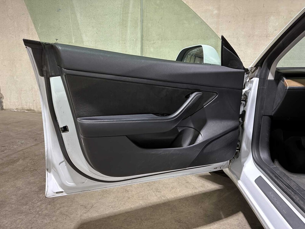 Tesla Model 3 Standard RWD Plus 60 kWh 238pk 2020 (Origineel-NL + 1e Eigenaar), K-226-FG