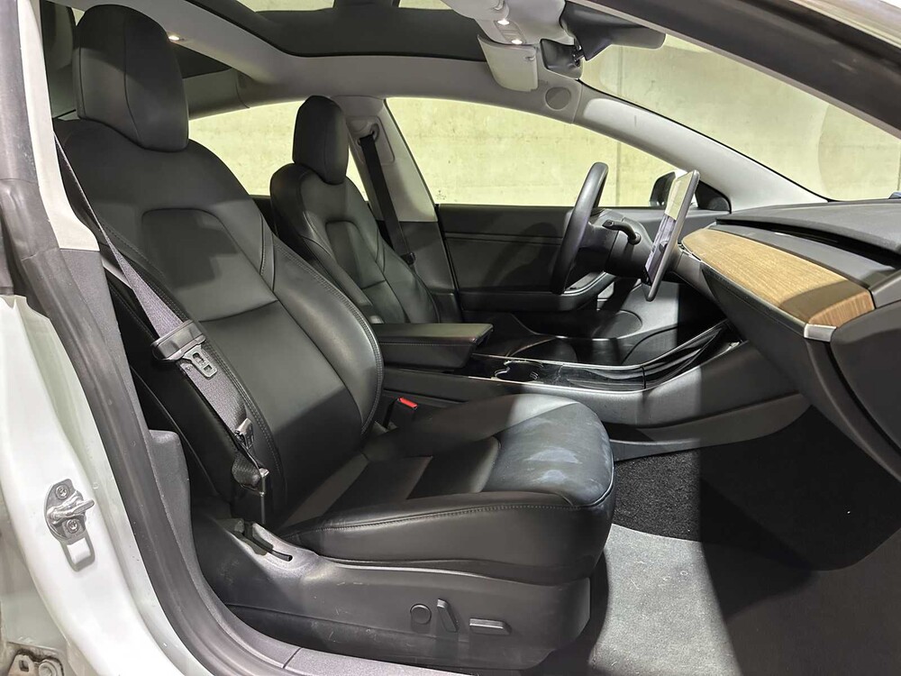 Tesla Model 3 Standard RWD Plus 60 kWh 238pk 2020 (Origineel-NL + 1e Eigenaar), K-226-FG