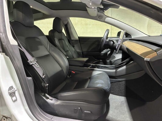 Tesla Model 3 Standard RWD Plus 60 kWh 238pk 2020 (Origineel-NL + 1e Eigenaar), K-226-FG