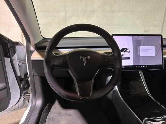 Tesla Model 3 Standard RWD Plus 60 kWh 238pk 2020 (Origineel-NL + 1e Eigenaar), K-226-FG