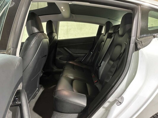 Tesla Model 3 Standard RWD Plus 60 kWh 238pk 2020 (Origineel-NL + 1e Eigenaar), K-226-FG