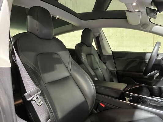 Tesla Model 3 Standard RWD Plus 60 kWh 238pk 2020 (Origineel-NL + 1e Eigenaar), K-226-FG