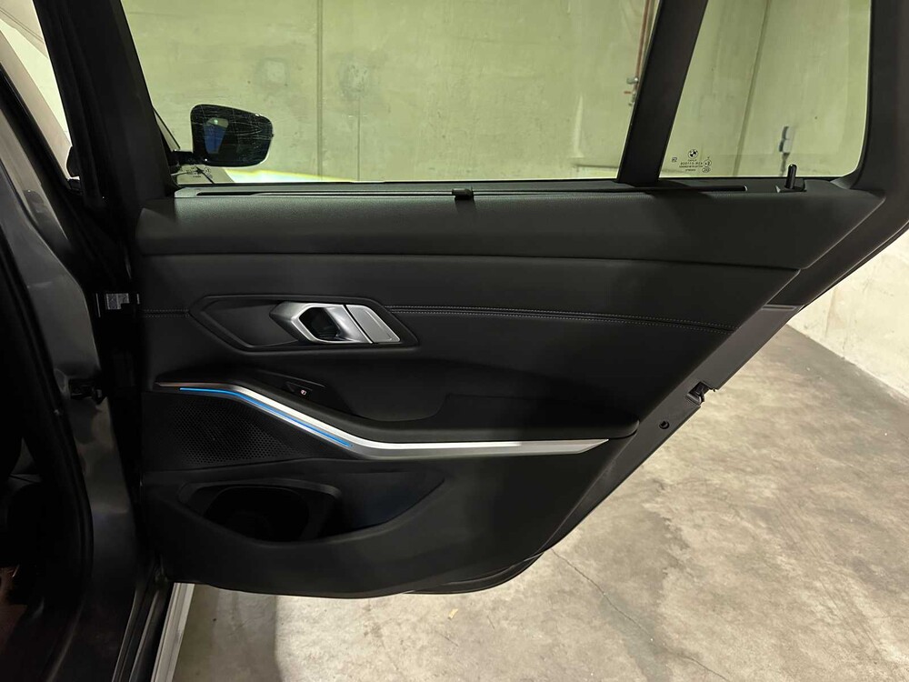 BMW 330e Touring M-Sport Business Edition Plus 184pk 2022 3-serie G21, X-990-TH 