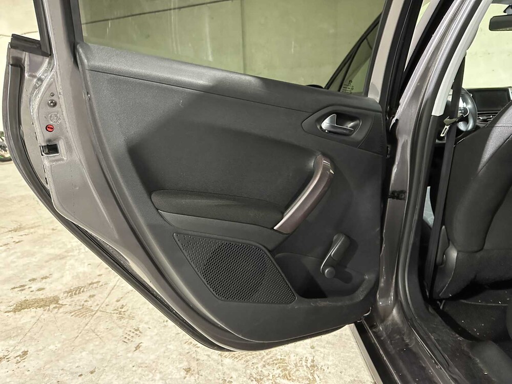 Peugeot 2008 1.2 PureTech Active 82pk 2015 (Origineel-NL), 2-ZST-06