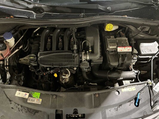 Peugeot 2008 1.2 PureTech Active 82pk 2015 (Origineel-NL), 2-ZST-06