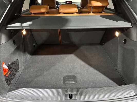 Audi Q3 2.0 TFSI Quattro S Edition 170pk 2012, L-800-RZ