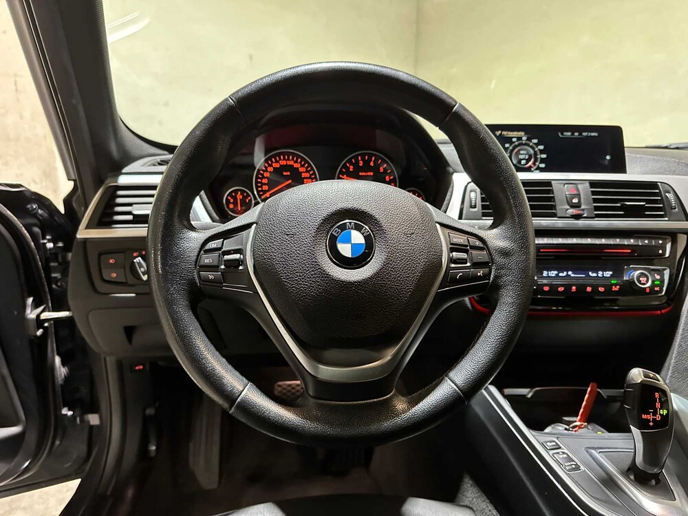 BMW 320i Automaat Centennial High Executive 184pk 2016 3-serie Touring, JR-371-D