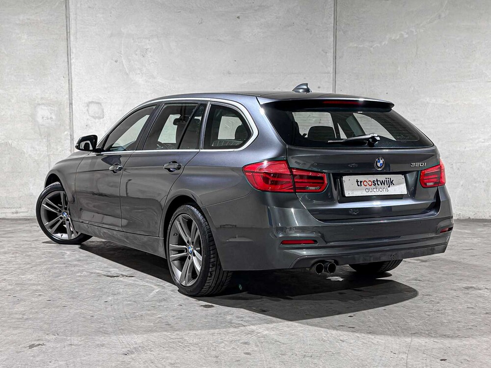 BMW 320i Automaat Centennial High Executive 184pk 2016 3-serie Touring, JR-371-D