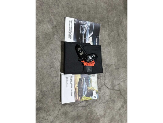 BMW 320i Automaat Centennial High Executive 184pk 2016 3-serie Touring, JR-371-D