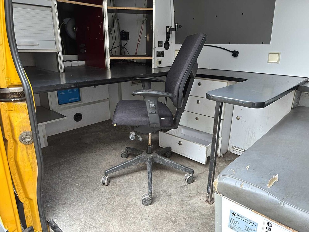 Volkswagen Crafter 50 2.5 TDI L3H2 DC 163PK 2008, 22-BFZ-4