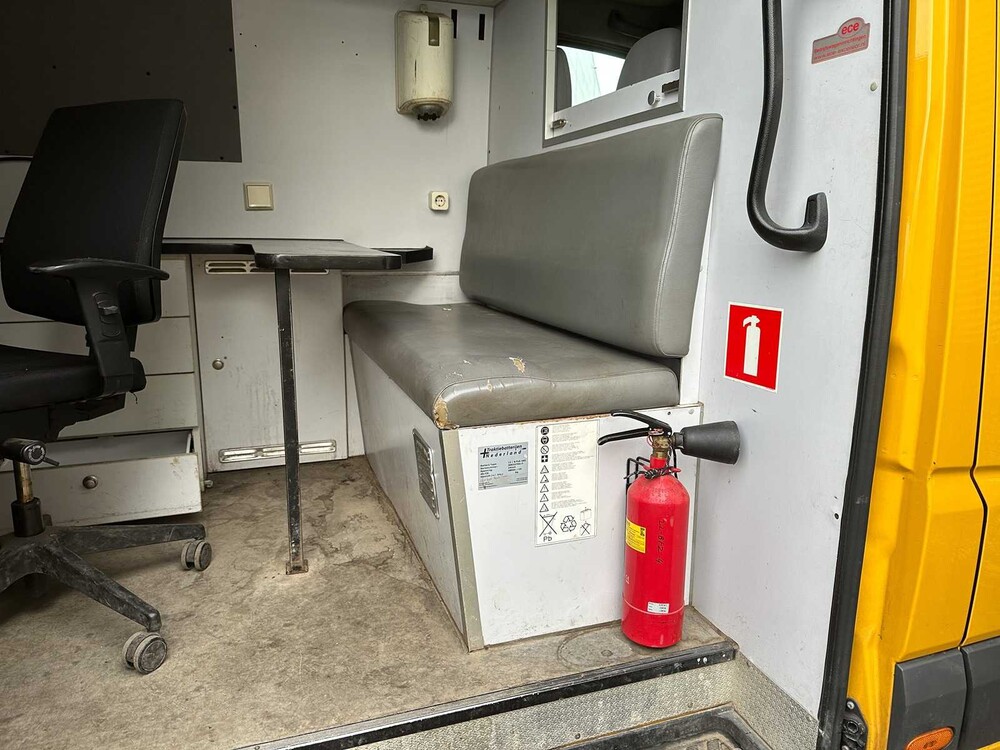 Volkswagen Crafter 50 2.5 TDI L3H2 DC 163PK 2008, 22-BFZ-4