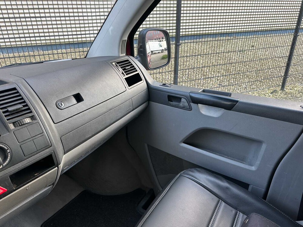 Volkswagen Transporter 2.5 TDI 300 Bud.DC 131pk 2005, 93-BT-SN Youngtimer