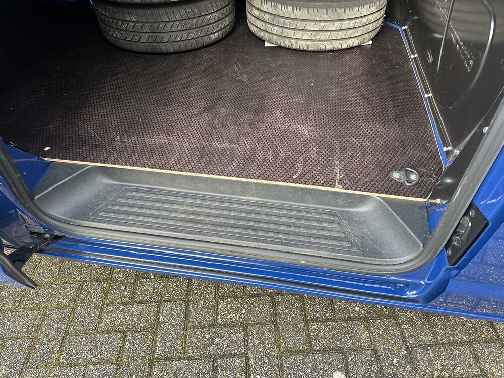 Volkswagen Transporter 2.0 TDI Trendline 3-Persoons 150pk 2018 (Origineel-NL), V-476-KS