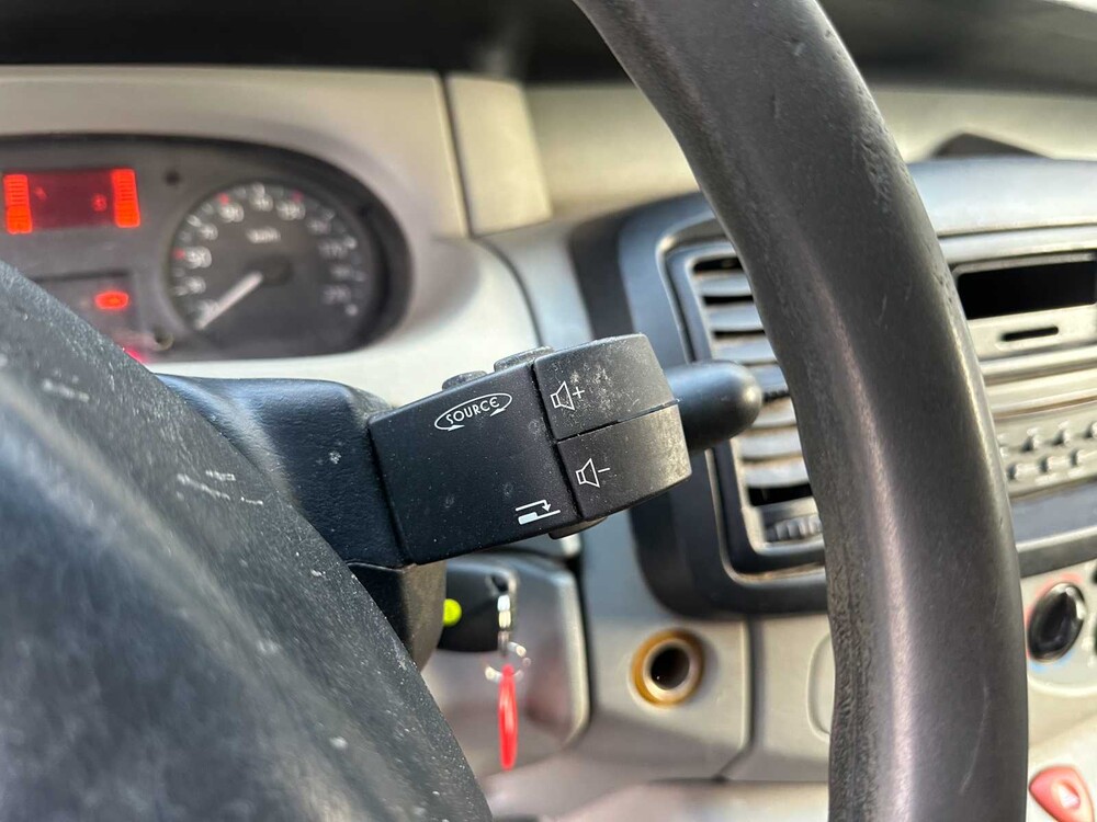 Renault Trafic 2.0 dCi T27 L1H1 Générique 114 PS 2010, 4-VGG-31