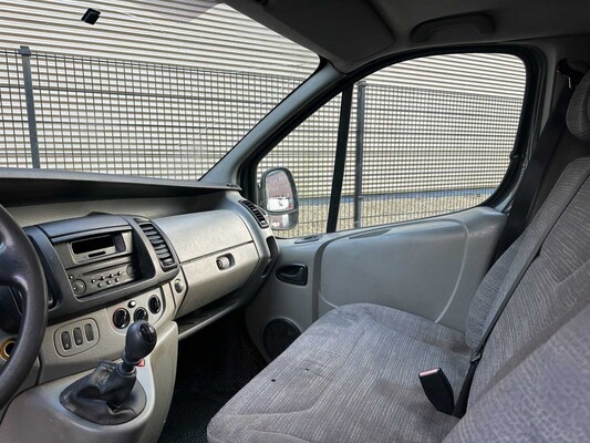 Renault Trafic 2.0 dCi T27 L1H1 Générique 114 PS 2010, 4-VGG-31