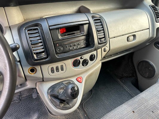 Renault Trafic 2.0 dCi T27 L1H1 Générique 114 PS 2010, 4-VGG-31