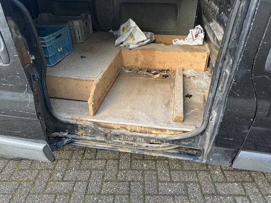 Renault Trafic 2.0 dCi T27 L1H1 Générique 114 PS 2010, 4-VGG-31