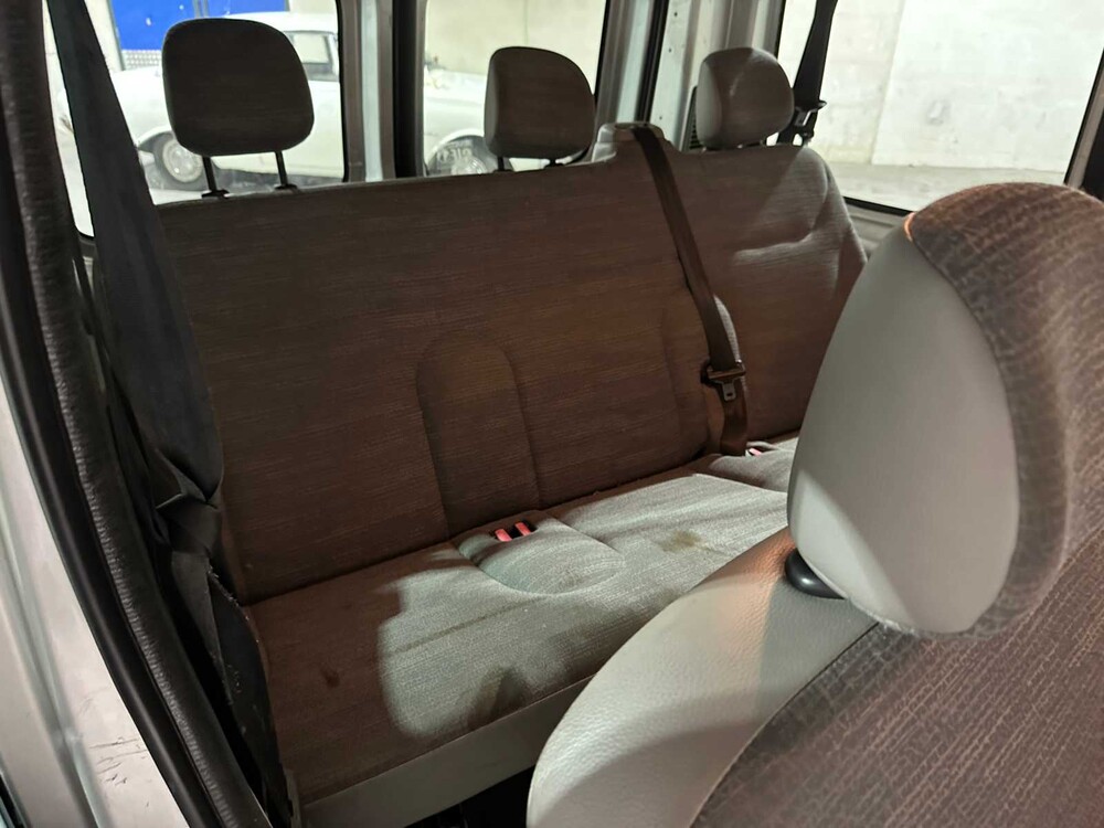 Renault Trafic Passenger 2,0 dCi T27 Authentique 9-Sitzer 90 PS 2011, 53-RTV-9