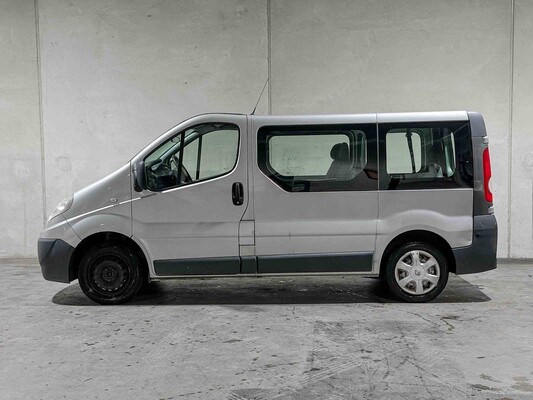 Renault Trafic Passenger 2,0 dCi T27 Authentique 9-Sitzer 90 PS 2011, 53-RTV-9