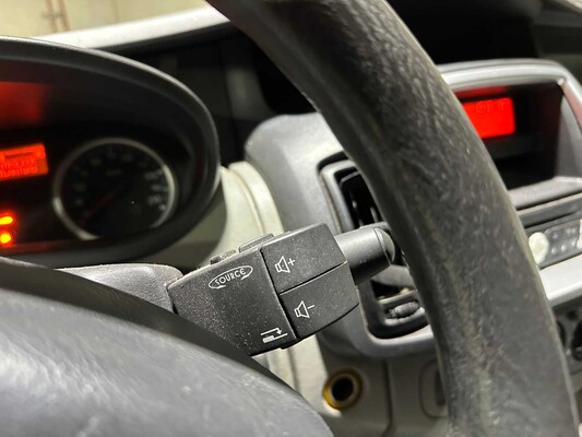 Renault Trafic Passenger 2,0 dCi T27 Authentique 9-Sitzer 90 PS 2011, 53-RTV-9