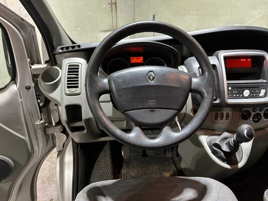 Renault Trafic Passenger 2,0 dCi T27 Authentique 9-Sitzer 90 PS 2011, 53-RTV-9