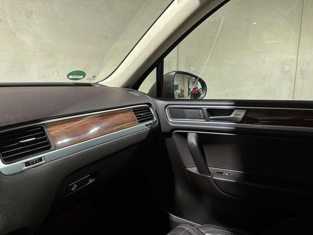 Volkswagen Touareg 3.0 TDI V6 Highline 240pk 2010, 1-SHL-90