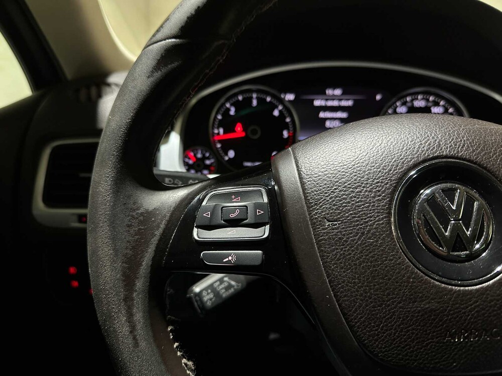 Volkswagen Touareg 3.0 TDI V6 Highline 240pk 2010, 1-SHL-90