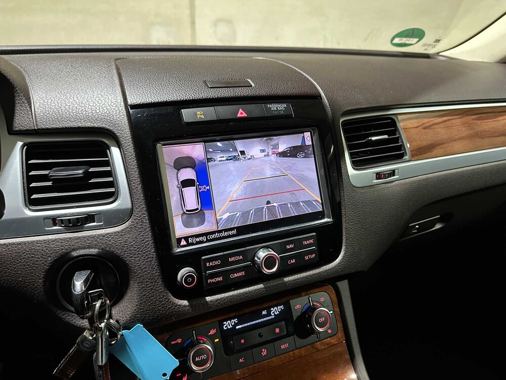 Volkswagen Touareg 3.0 TDI V6 Highline 240pk 2010, 1-SHL-90