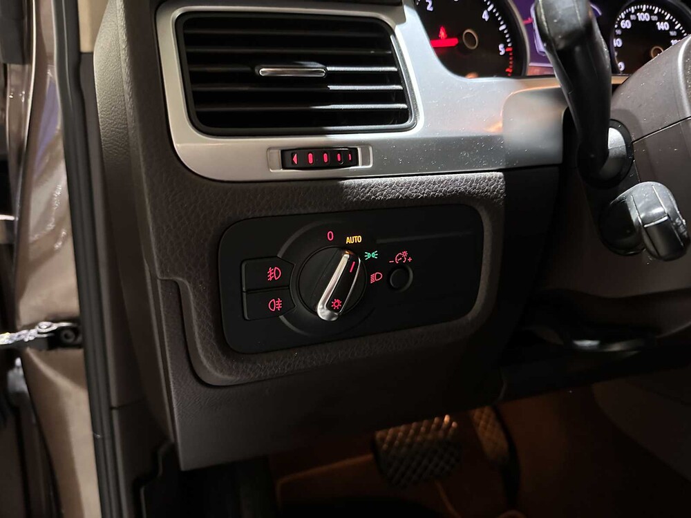 Volkswagen Touareg 3.0 TDI V6 Highline 240pk 2010, 1-SHL-90