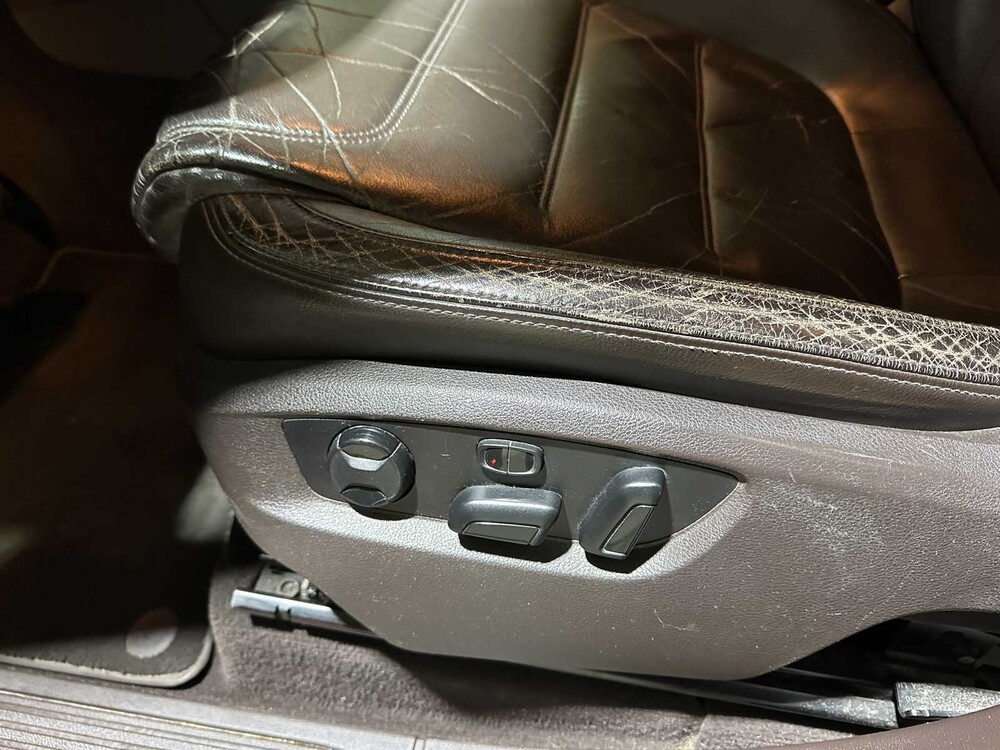 Volkswagen Touareg 3.0 TDI V6 Highline 240pk 2010, 1-SHL-90