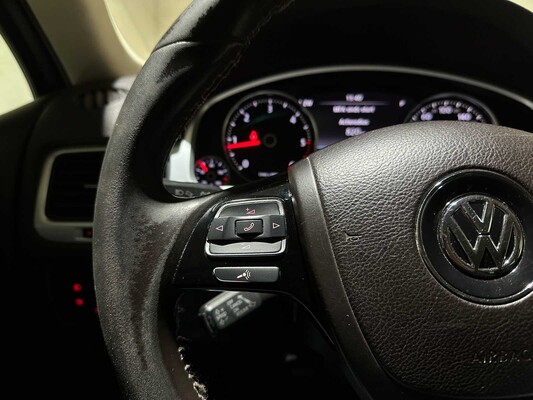 Volkswagen Touareg 3.0 TDI V6 Highline 240pk 2010, 1-SHL-90
