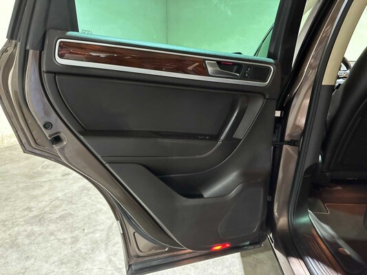 Volkswagen Touareg 3.0 TDI V6 Highline 240pk 2010, 1-SHL-90