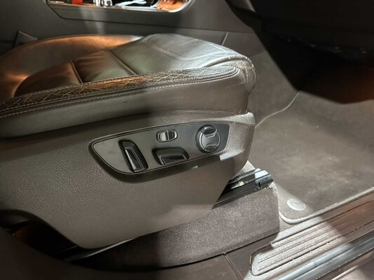 Volkswagen Touareg 3.0 TDI V6 Highline 240pk 2010, 1-SHL-90