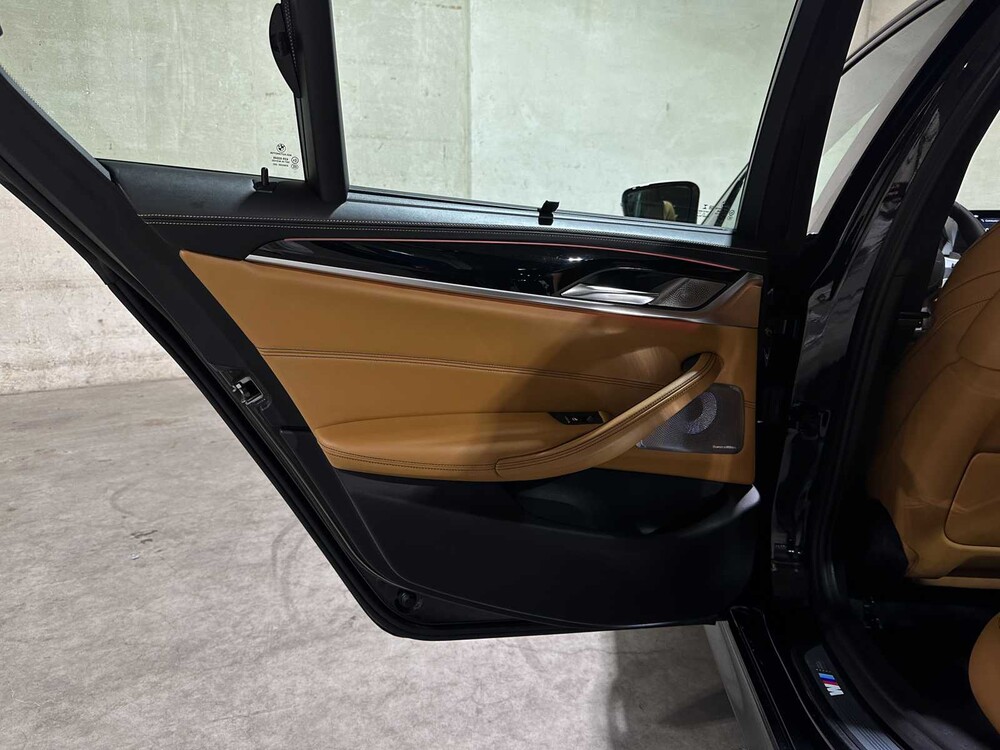 BMW M550i xDrive High Executive G30 462pk 2018 (Origineel-NL), RS-253-R