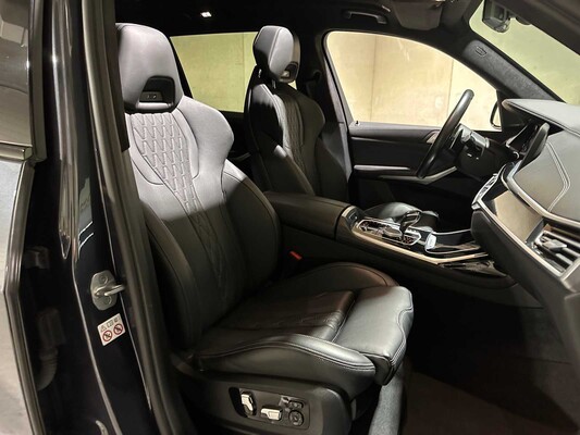 BMW X7 M50i 4.4 V8 High Executive M-Sport 530pk 2021 G07, P-038-DK