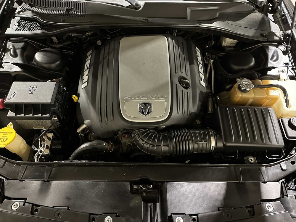 Dodge Magnum R/T 5.7 V8 Ghost Challenger Hemi Hellcat 350pk 2005, T-140-BV