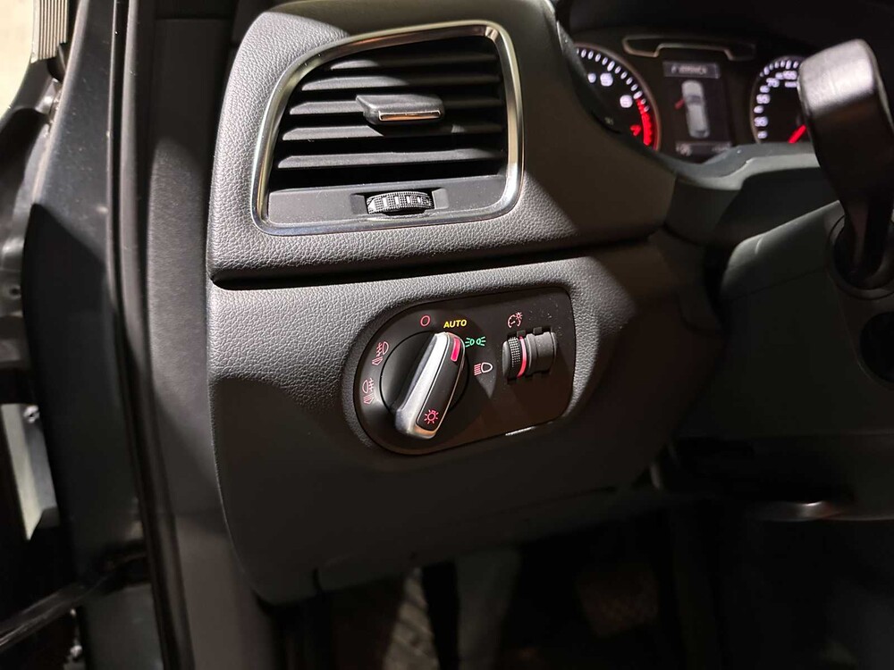 Audi Q3 2.0 TFSI Quattro S Edition 170pk 2012, L-800-RZ