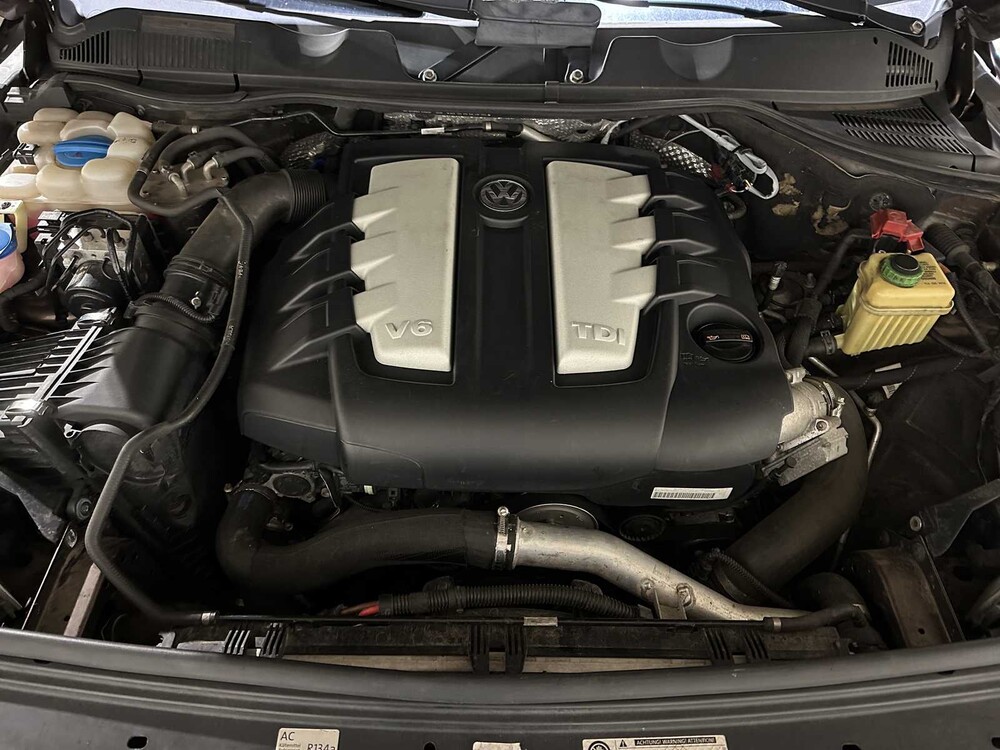 Volkswagen Touareg 3.0 TDI V6 Highline 240pk 2010, 1-SHL-90