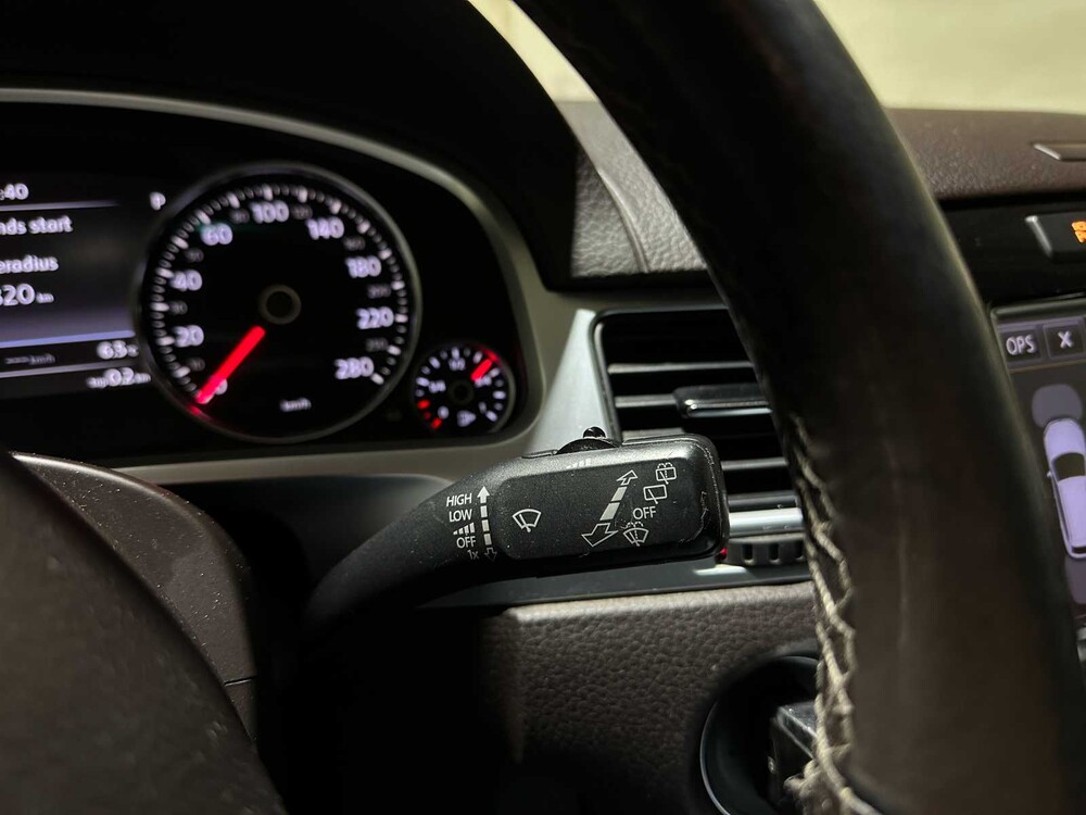 Volkswagen Touareg 3.0 TDI V6 Highline 240pk 2010, 1-SHL-90