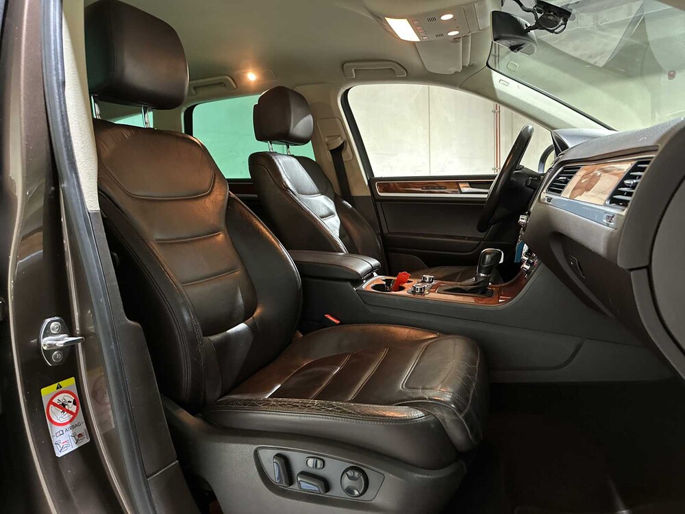 Volkswagen Touareg 3.0 TDI V6 Highline 240pk 2010, 1-SHL-90