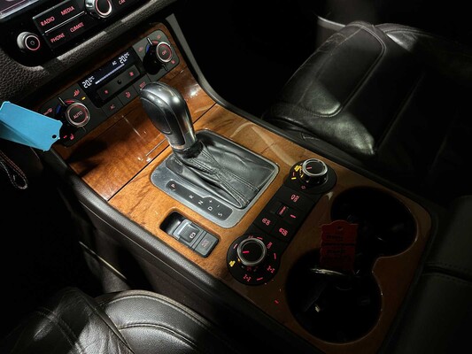 Volkswagen Touareg 3.0 TDI V6 Highline 240pk 2010, 1-SHL-90