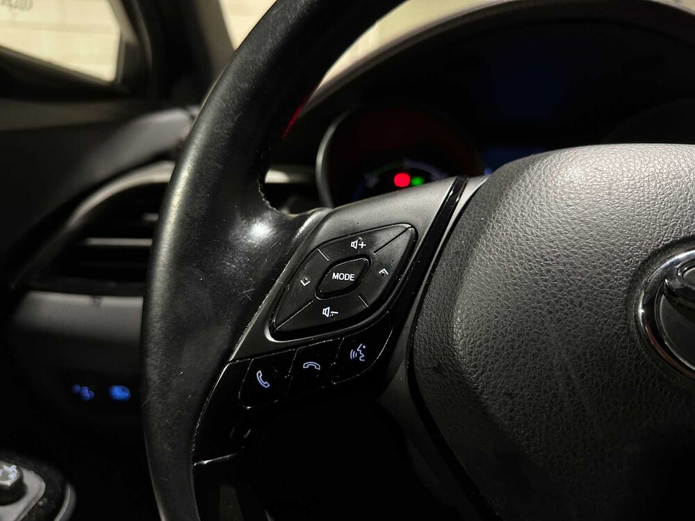 Toyota C-HR 1.8 Hybrid Executive 98PK 2017, PG-762-K