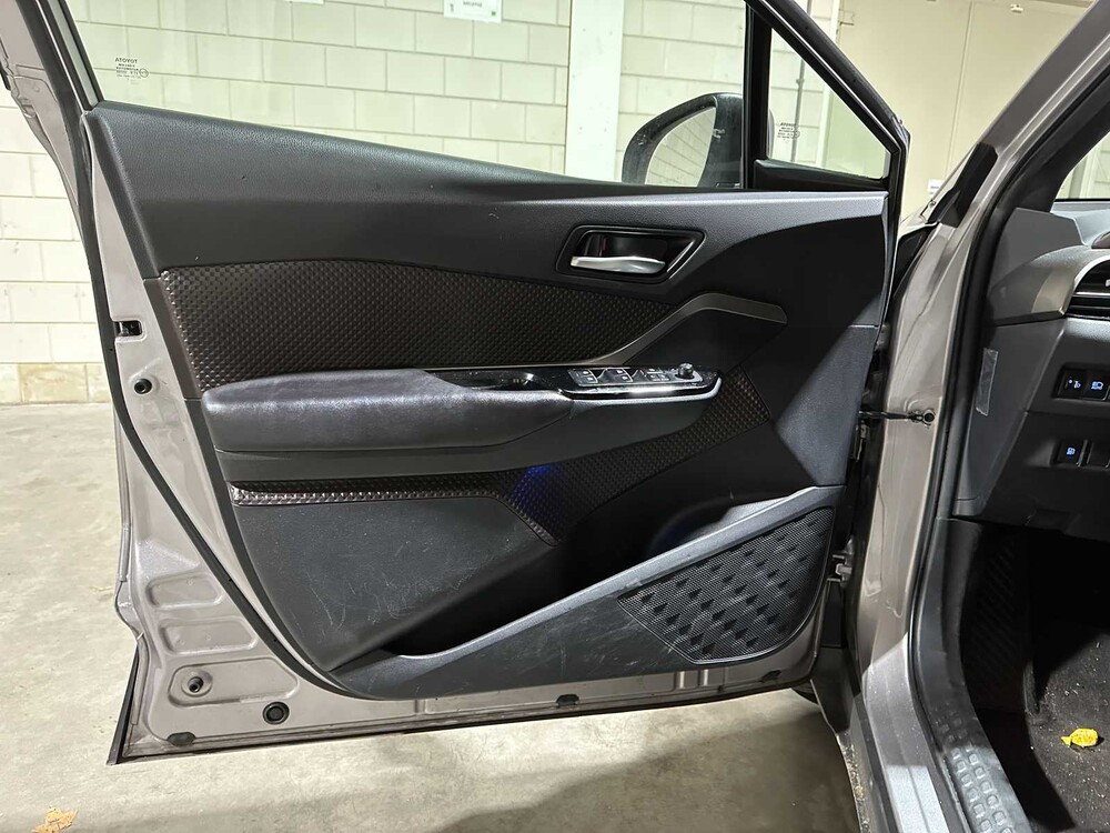 Toyota C-HR 1.8 Hybrid Executive 98PK 2017, PG-762-K