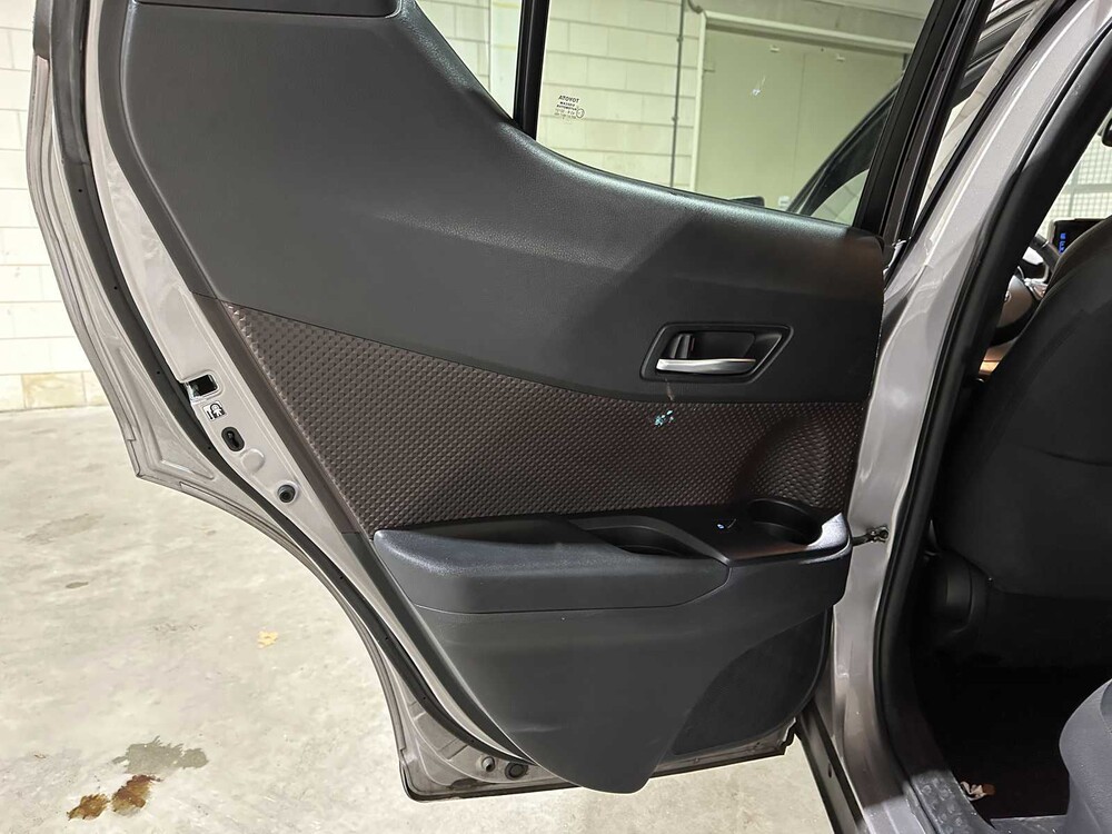 Toyota C-HR 1.8 Hybrid Executive 98PK 2017, PG-762-K