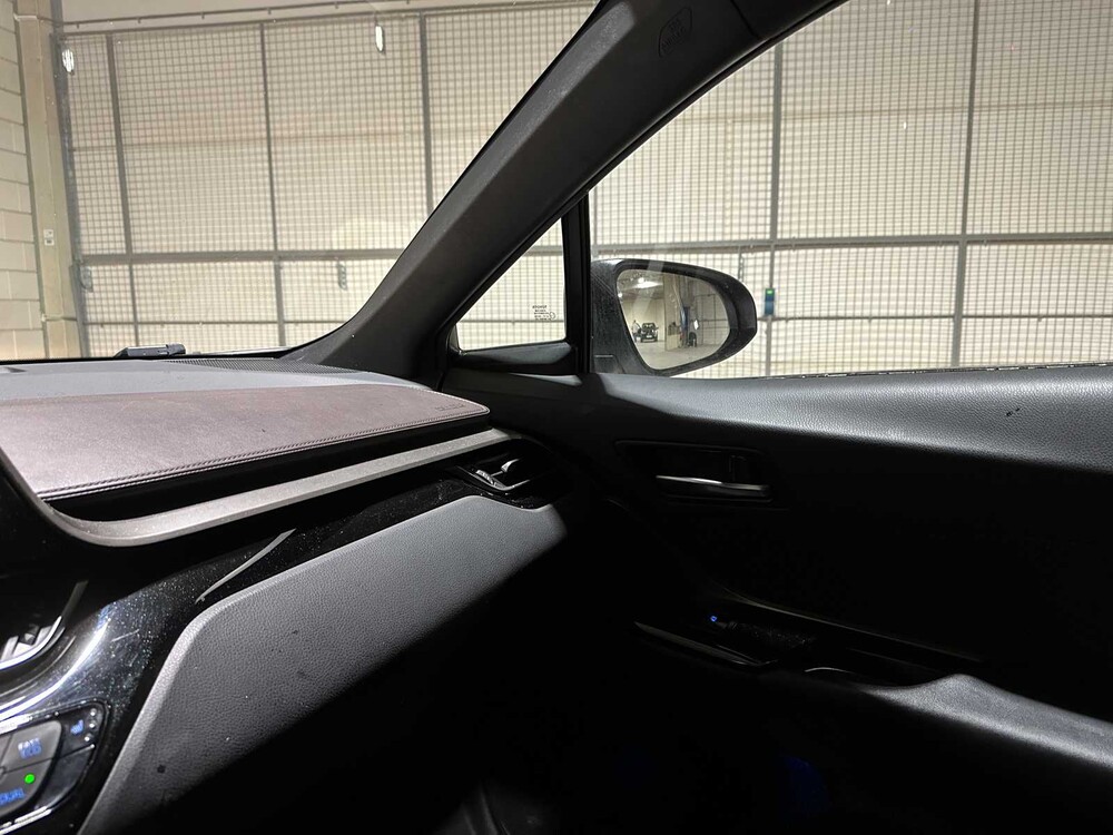 Toyota C-HR 1.8 Hybrid Executive 98PK 2017, PG-762-K