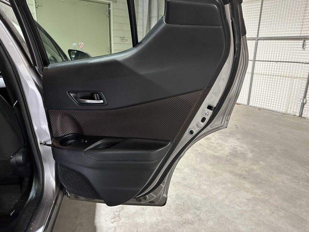 Toyota C-HR 1.8 Hybrid Executive 98PK 2017, PG-762-K