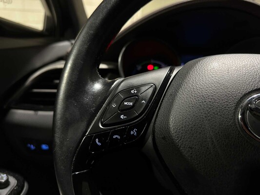 Toyota C-HR 1.8 Hybrid Executive 98PK 2017, PG-762-K